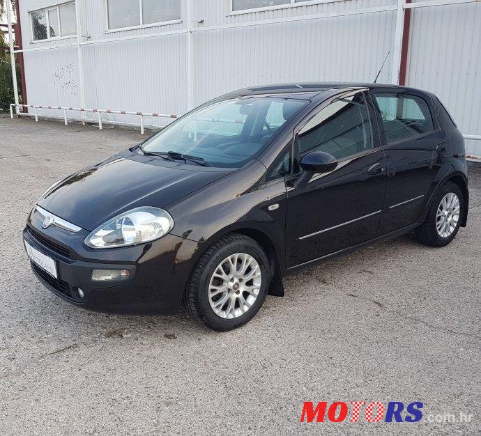 2011' Fiat Punto 1.3 Jtd photo #2