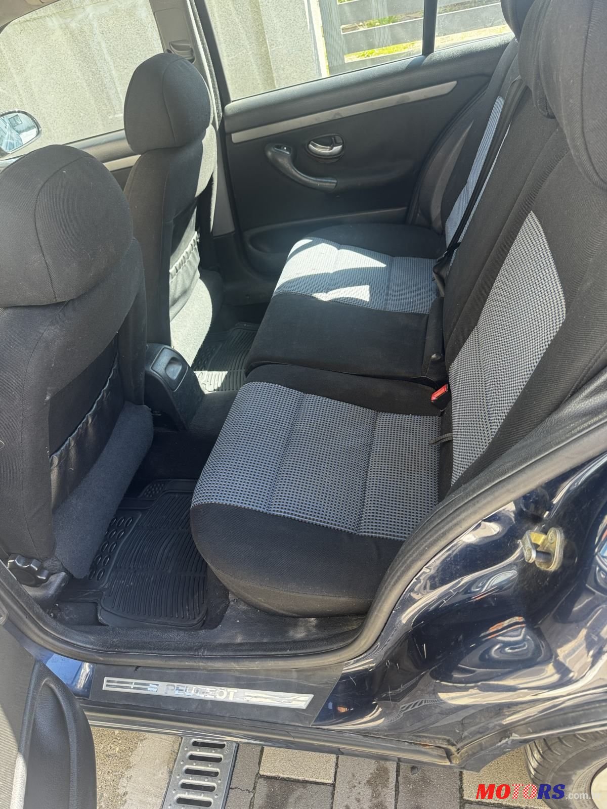 2003' Peugeot 406 Break photo #5