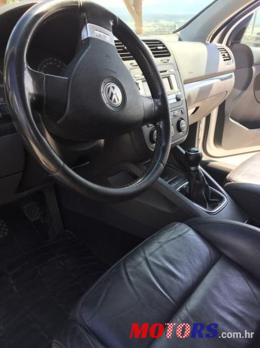 2008' Volkswagen Golf 5 photo #5