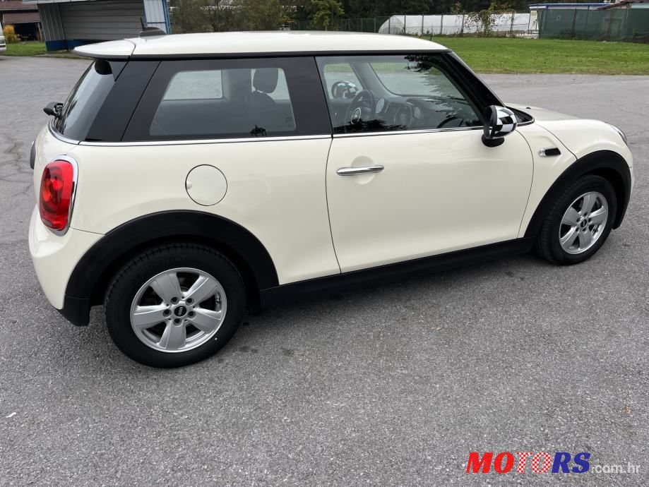 2019' MINI Cooper D photo #3