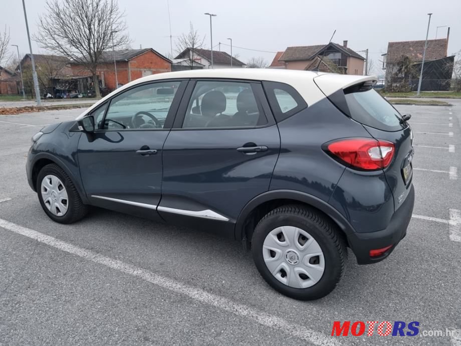 2016' Renault Captur photo #5