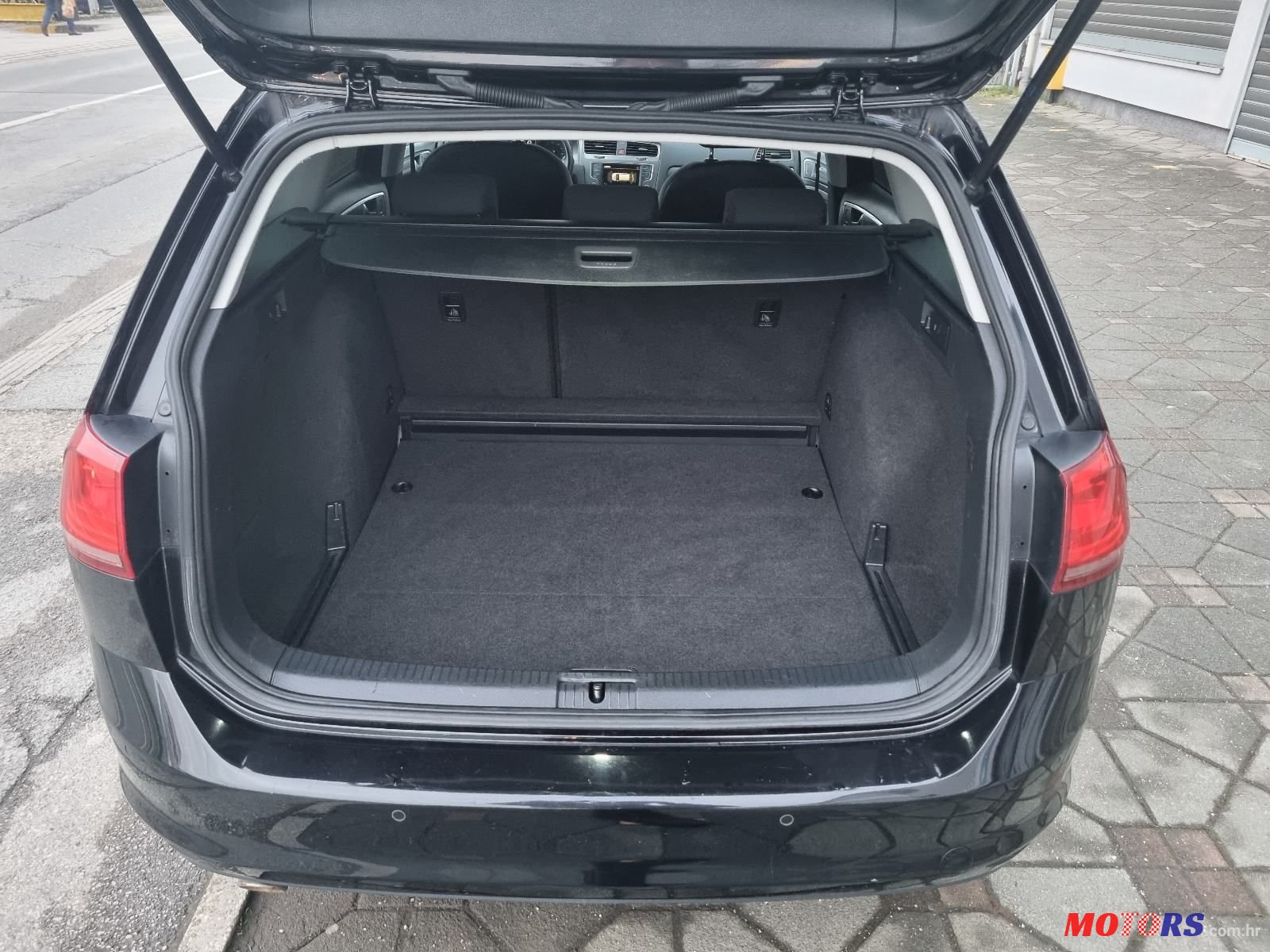 2015' Volkswagen Golf VII Variant photo #5