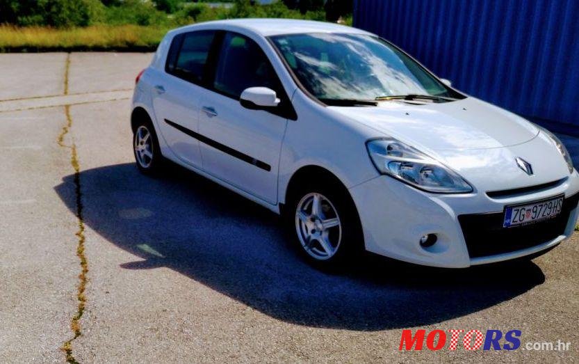 2011' Renault Clio 1,2 16V photo #3