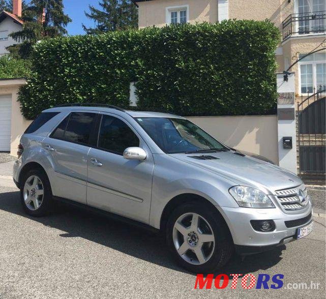 2008' Mercedes-Benz Ml 420Cdi 4Matic Amg photo #2