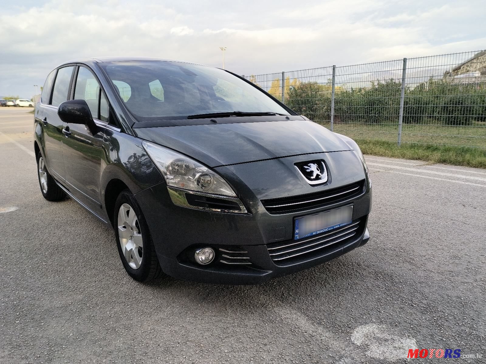 2010' Peugeot 5008 1,6 Hdi photo #3