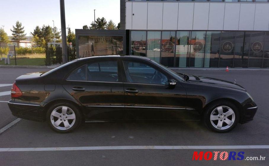 2005' Mercedes-Benz E-Klasa 220 Cdi photo #3