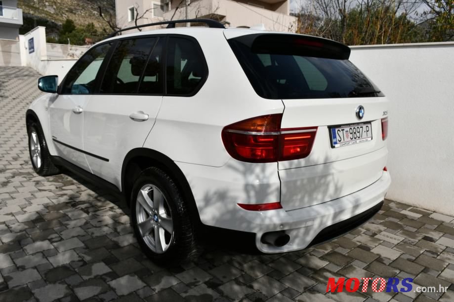 2011' BMW X5 Xdrive30D photo #4