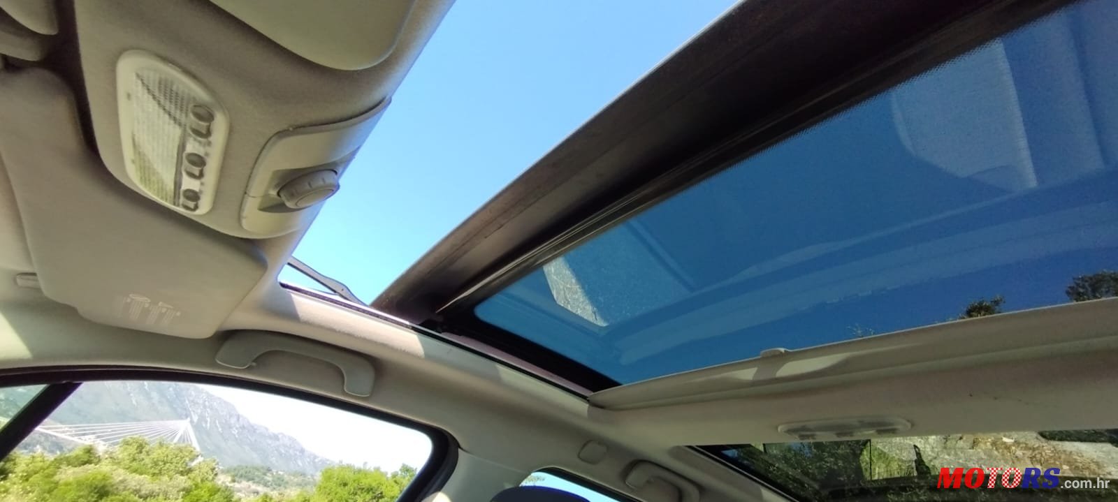 2008' Renault Megane Scenic photo #5