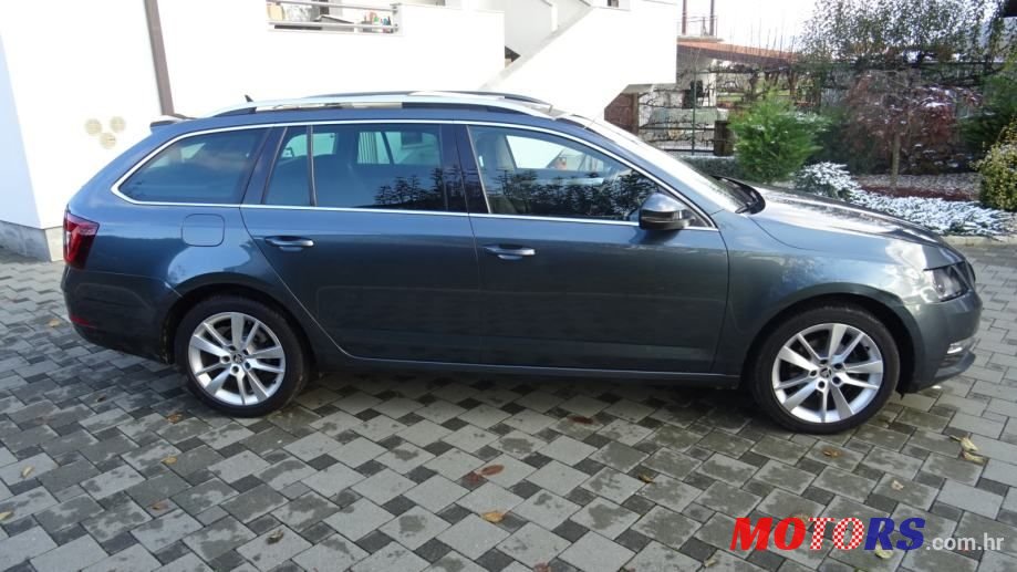 2019' Skoda Octavia Combi photo #5
