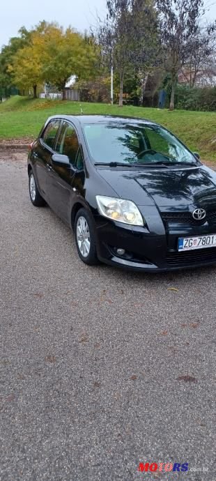 2007' Toyota Auris photo #1