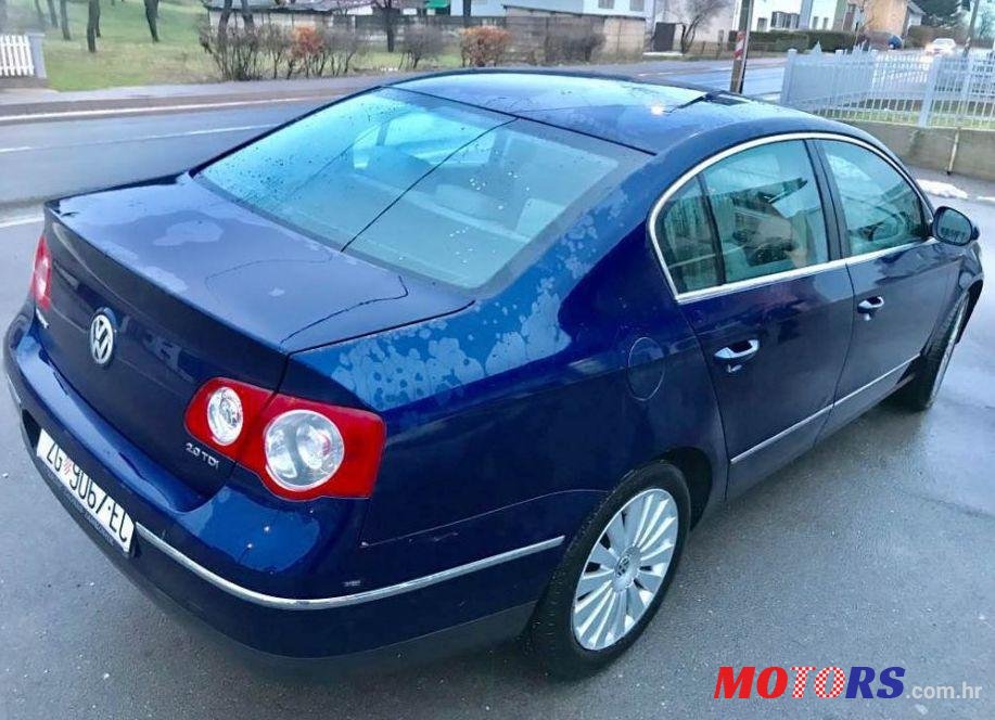 2005' Volkswagen Passat 2,0 Tdi photo #1