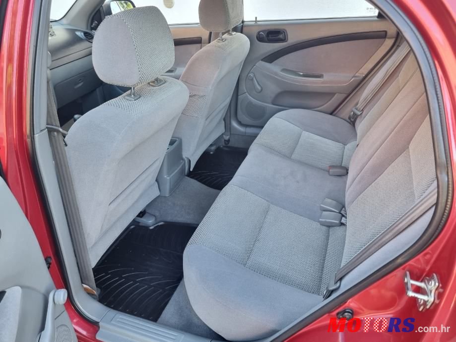 2011' Chevrolet Lacetti photo #3