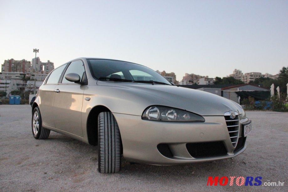 2006' Alfa Romeo 147 photo #1