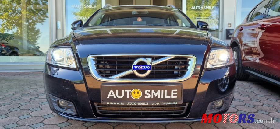 2011' Volvo V50 D2 photo #3