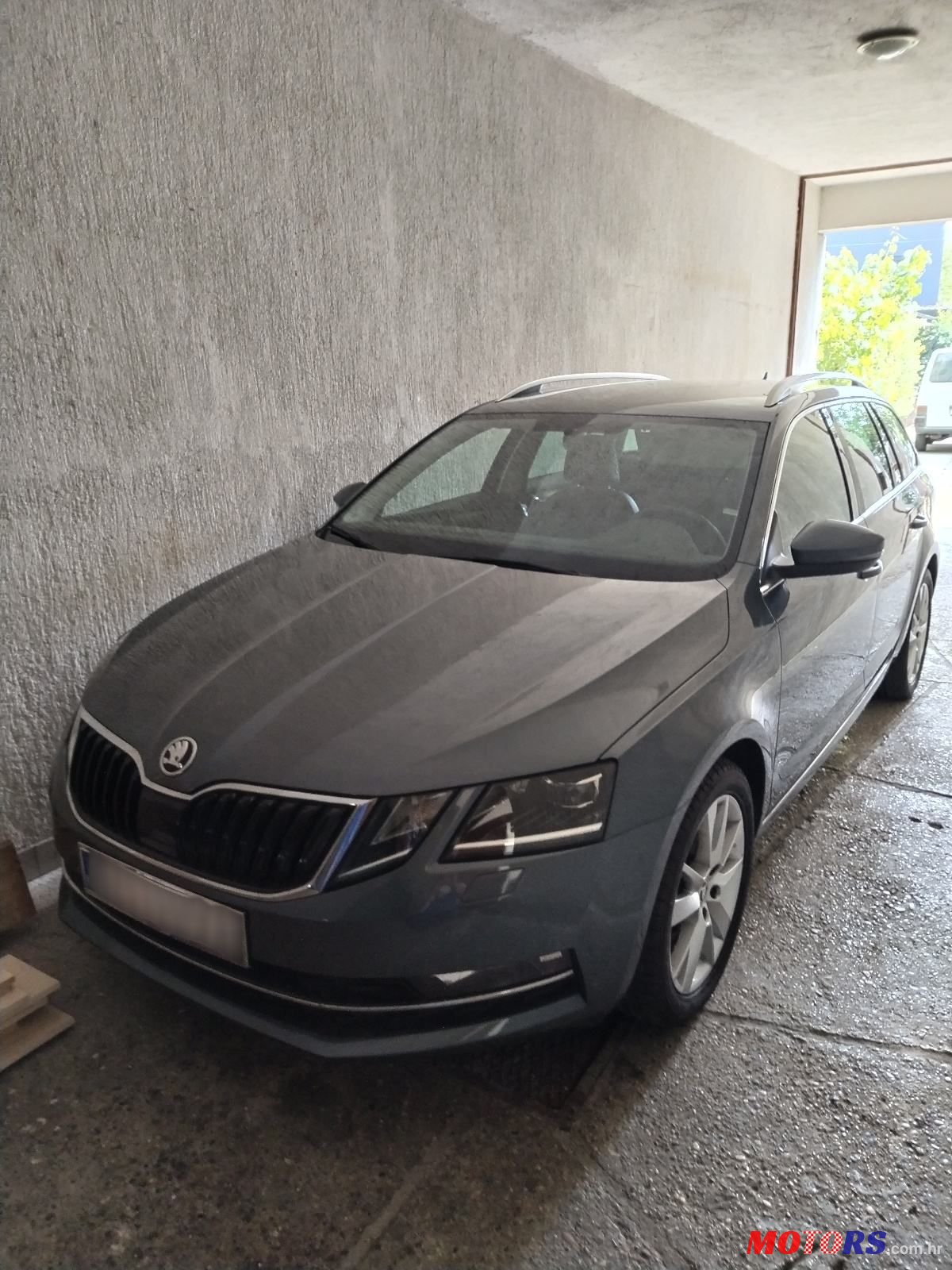 2020' Skoda Octavia Combi photo #2