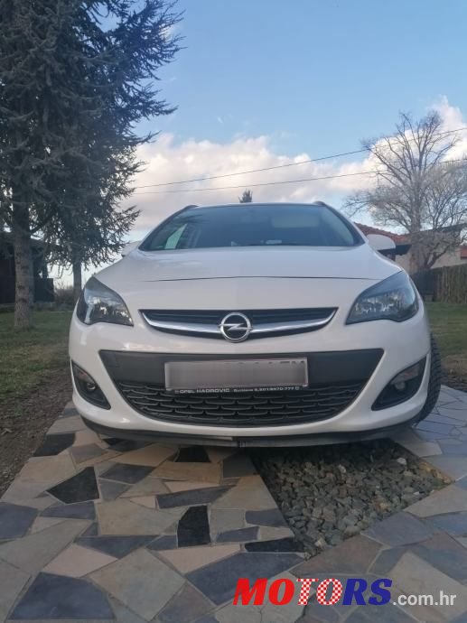 2015' Opel Astra Karavan photo #1