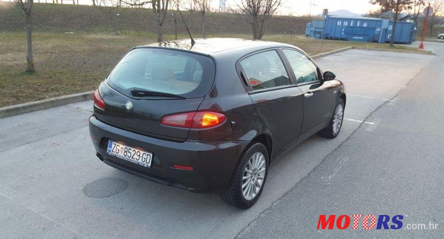2005' Alfa Romeo 147 1,9 Jtd 120 photo #2