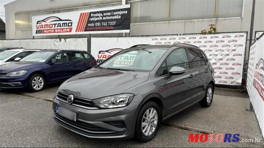 2018' Volkswagen Golf Sportsvan photo #1