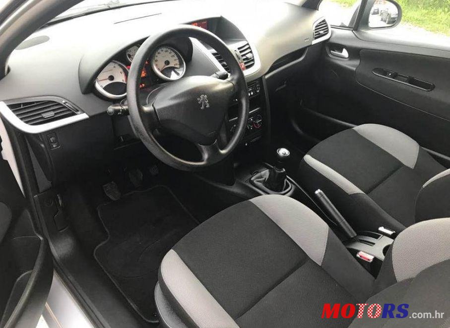 2007' Peugeot 207 1,4 Hdi photo #1