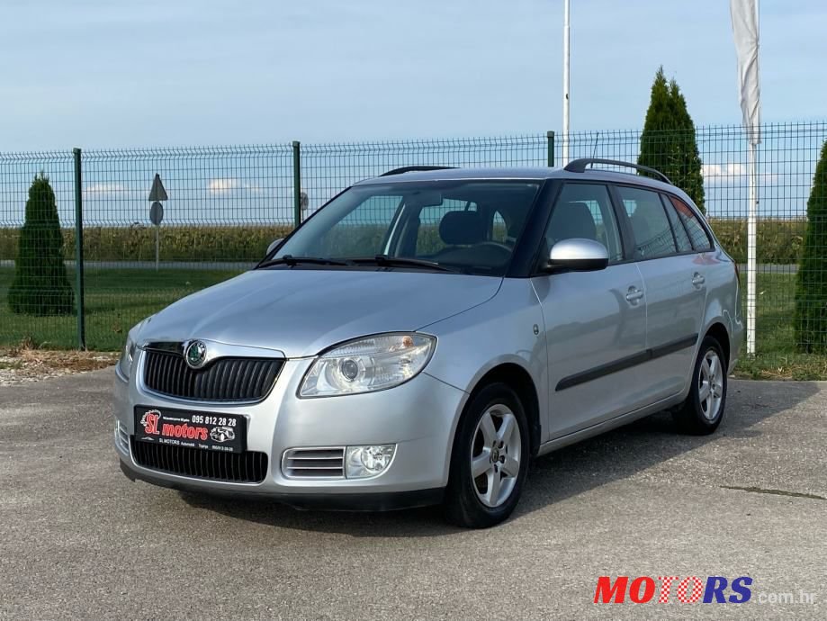 2009' Skoda Fabia Combi photo #1