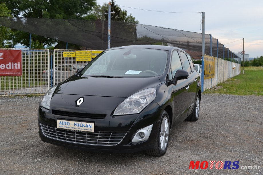 2011' Renault Grand Scenic photo #1