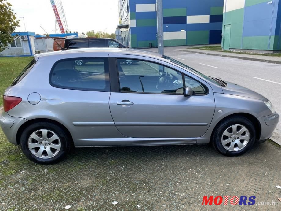 2004' Peugeot 307 2,0 Hdi photo #2