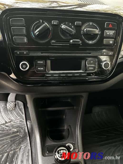 2014' Volkswagen Up! 1,0 Up! photo #6