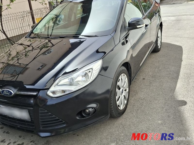 2012' Ford Focus Karavan photo #2
