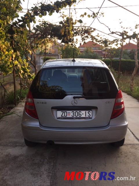 2008' Mercedes-Benz A 180 photo #4