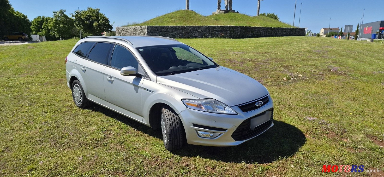 2013' Ford Mondeo photo #1