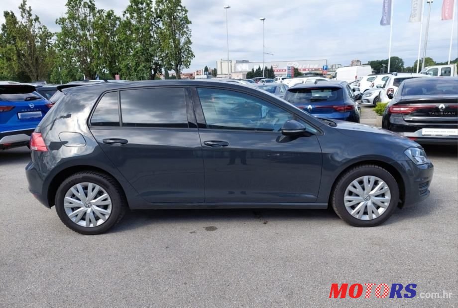 2017' Volkswagen Golf 7 photo #5