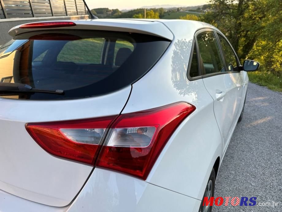 2012' Hyundai i30 1,6 Crdi photo #6