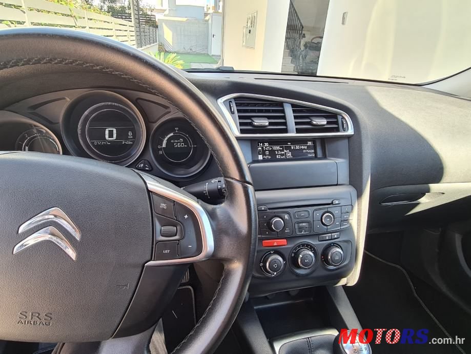 2016' Citroen C4 photo #6