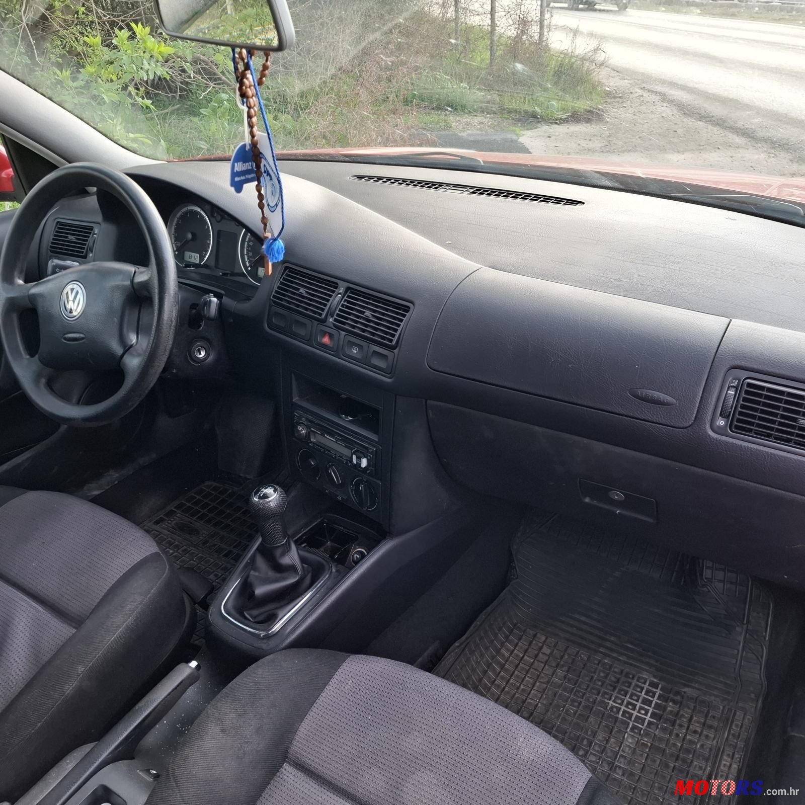 2002' Volkswagen Golf IV 1,4 photo #6