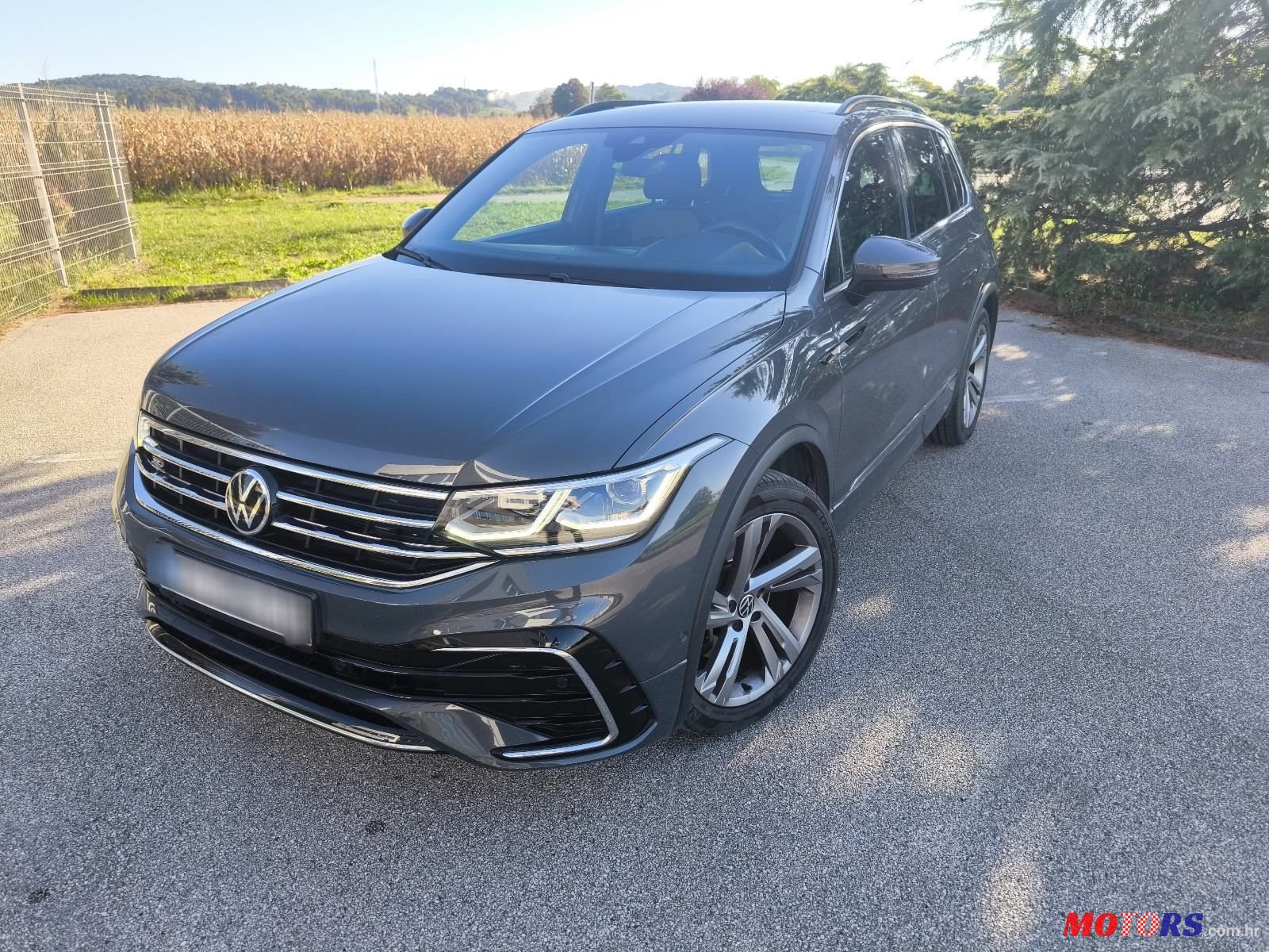 2022' Volkswagen Tiguan 2,0 photo #2