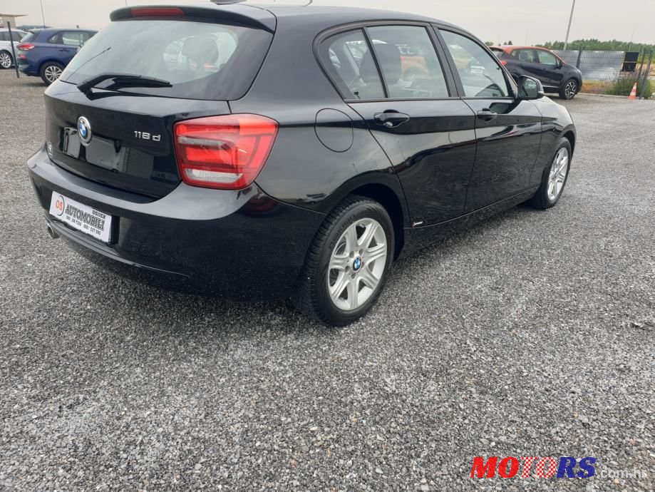 2015' BMW Serija 1 118D photo #5