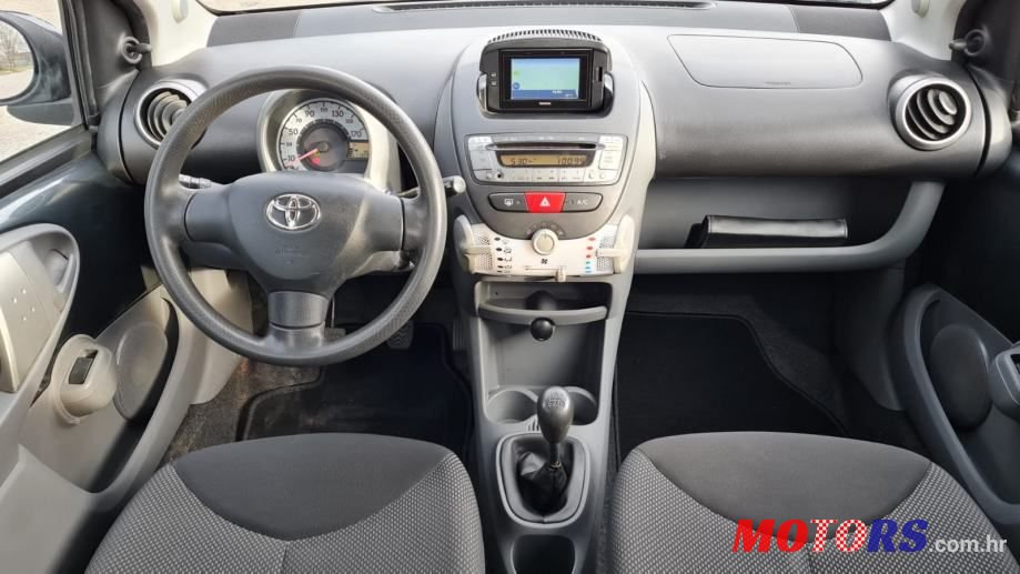 2012' Toyota Aygo photo #1