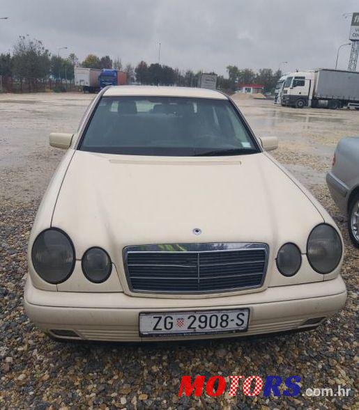 1996' Mercedes-Benz E-Klasa 220 D Classic photo #1