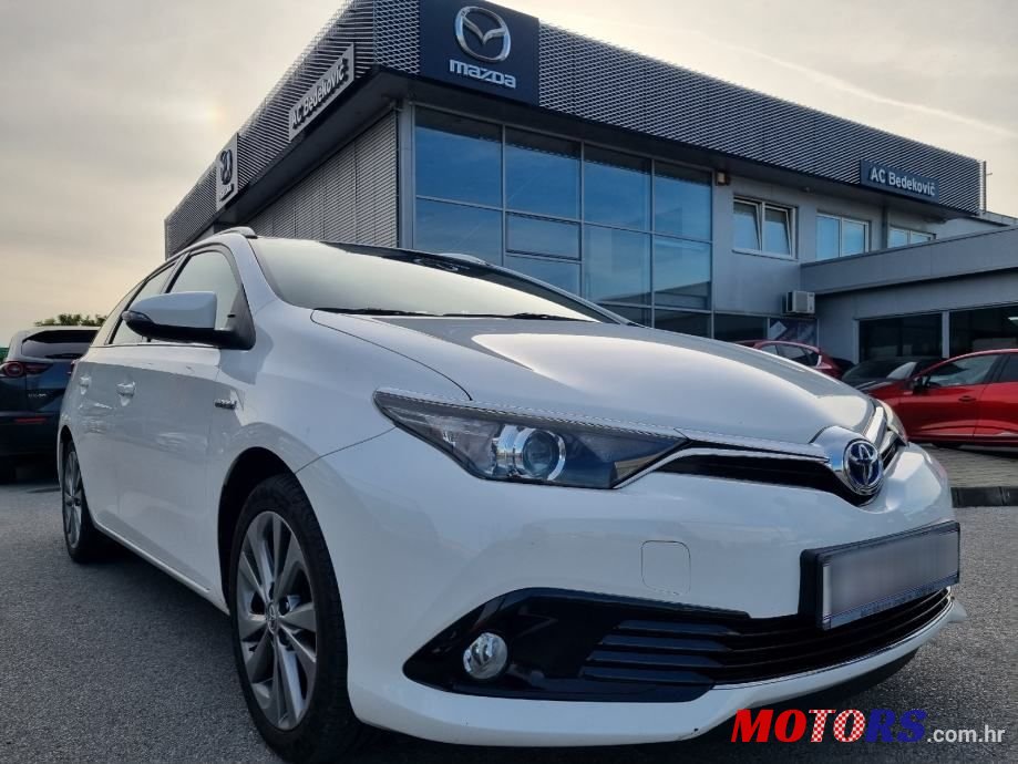 2017' Toyota Auris Karavan photo #1