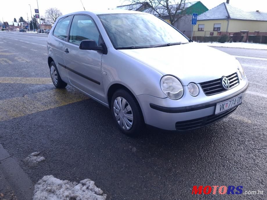 2002' Volkswagen Polo photo #3