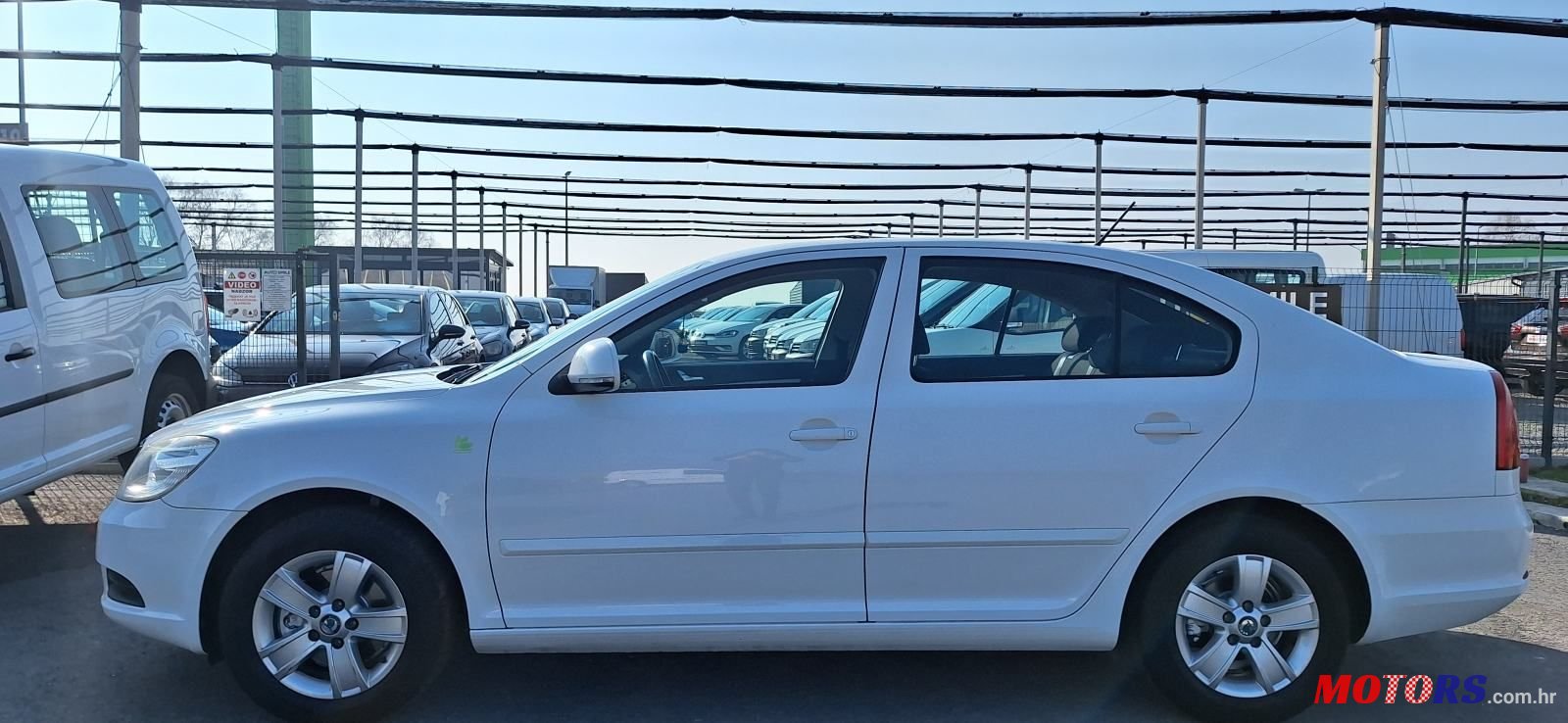 2011' Skoda Octavia 1,6 Tdi photo #1