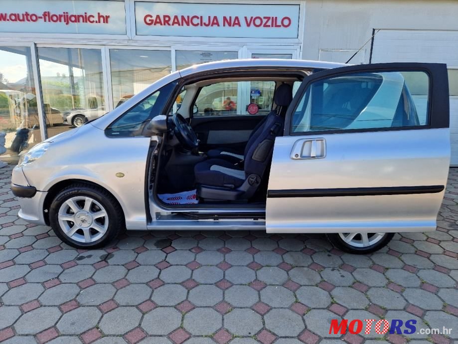 2006' Peugeot 1007 1,4 Hdi photo #4
