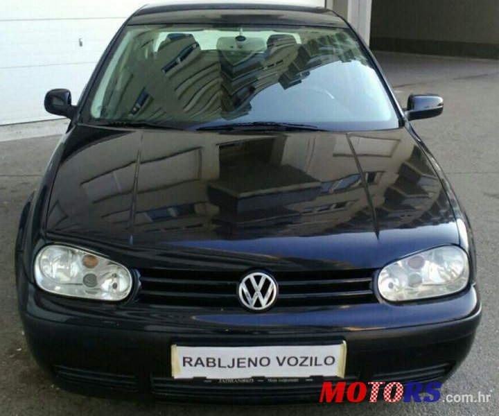 2002' Volkswagen Golf IV 2,0 photo #3