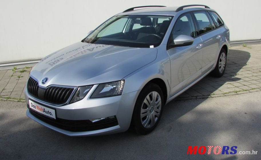 2017' Skoda Octavia Combi photo #2