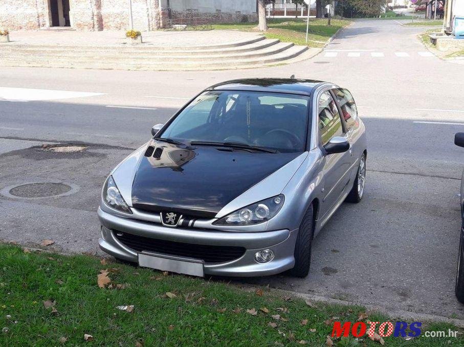 2002' Peugeot 206 206 1,6 16V photo #2