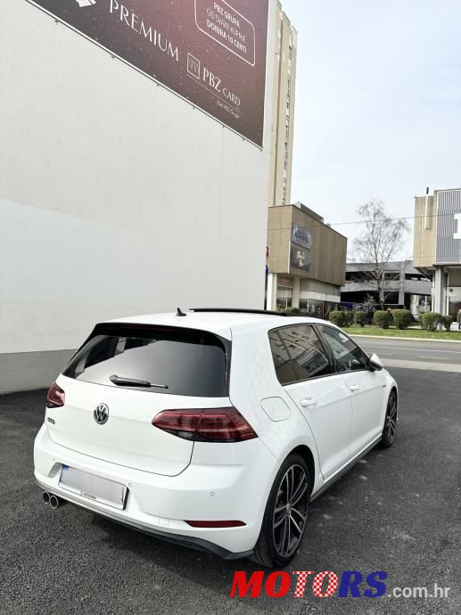2017' Volkswagen Golf 7 2,0 Gtd photo #4