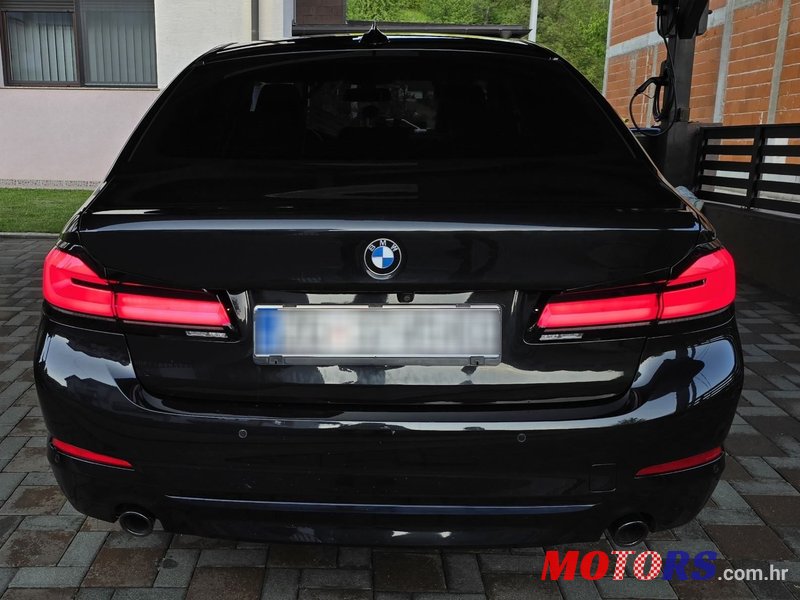 2017' BMW Serija 5 520D Xd photo #5