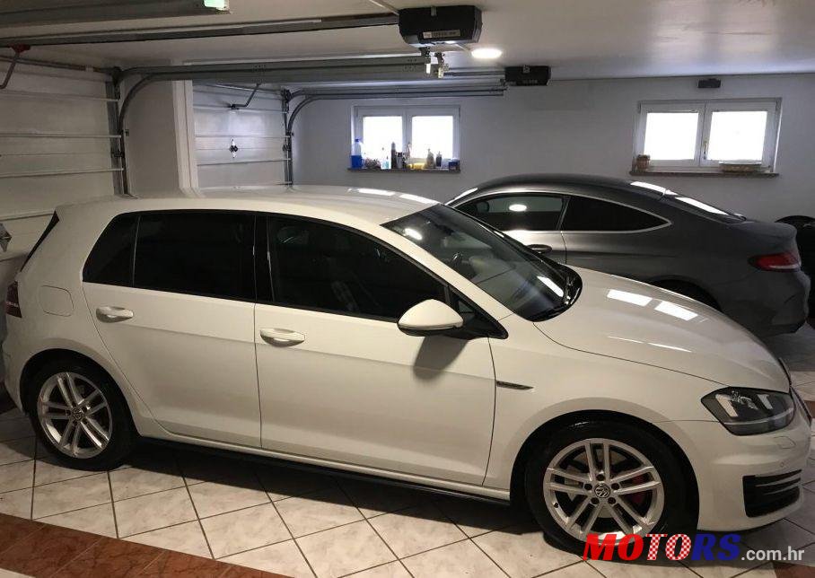 2014' Volkswagen Golf VII photo #2