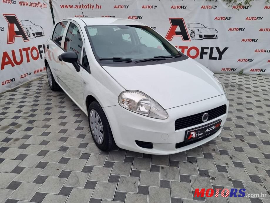 2012' Fiat Punto 1,4 8V photo #1
