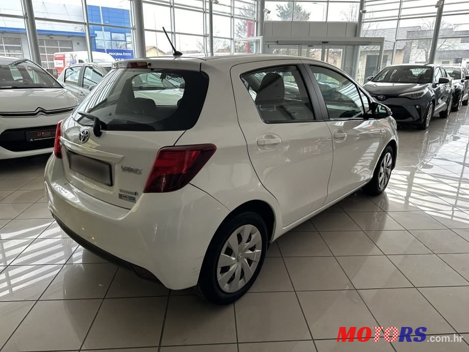 2016' Toyota Yaris Hybrid 1,5 Vvt-I photo #4